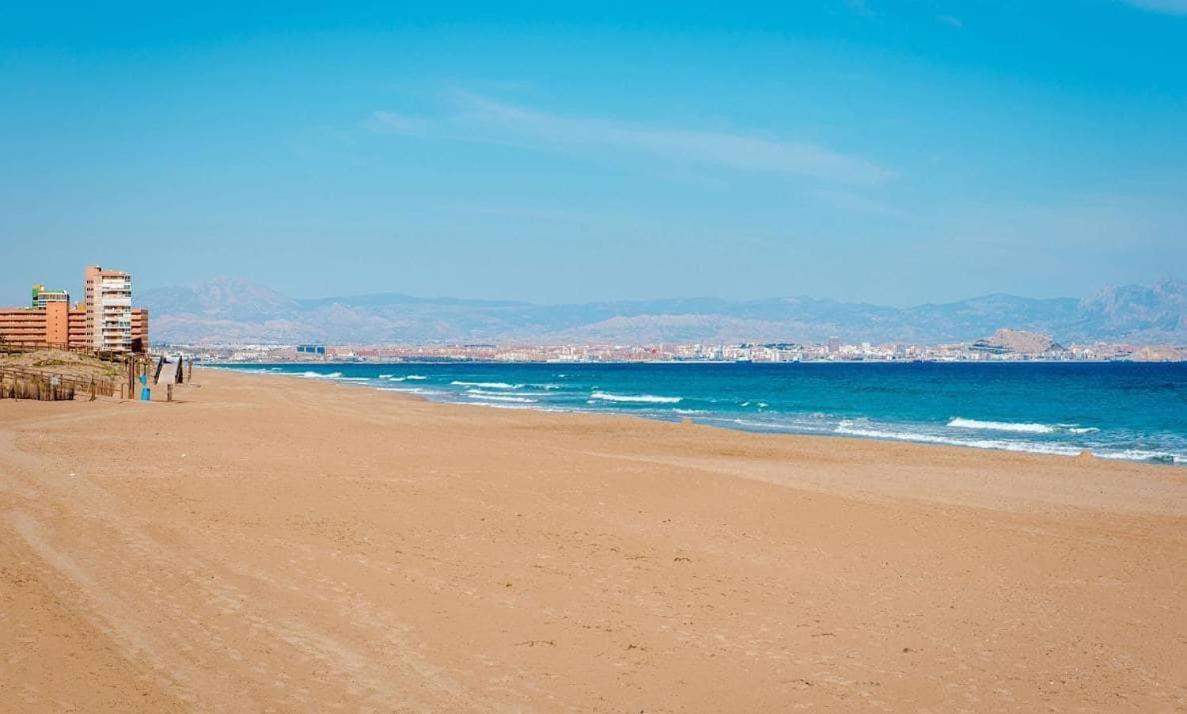 Spanish Sun - 500 M From The Arenales del Sol