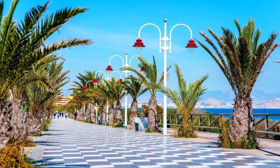 Spanish Sun - 500 M From The * Arenales del Sol
